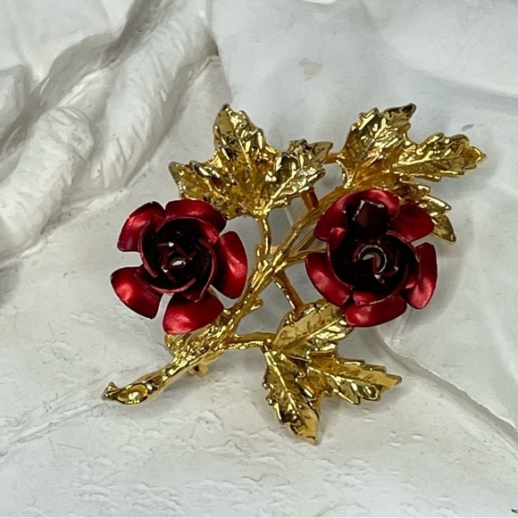 Red Roses Gold Tone Branch Brooch - Picture 4 of 7